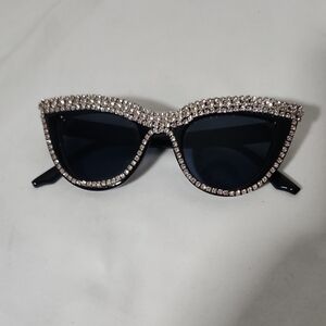 Elegant Black Rhinestone Sunglasses